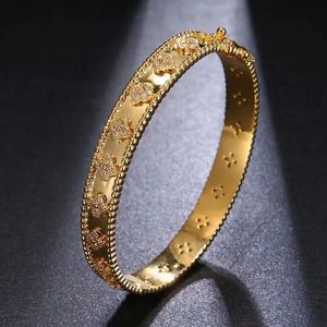 Designer Versatile Big Brand Classic Fashion Bracelets for Women Gold Plated Full Crystal Four Leaf Perlee Sweet Clover Flower Cuff Valentine Party gift