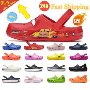 Klassiker Sandalen Designer rutschen Sandalenmenschen Damen Plattform Schuhe Innen Unisex rot leuchtend Gewichtfarben weiche dicke regnerische Tag klobig flacher Absatz 2024 Flip Flops Mode Mode