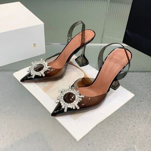 2024 Amina Muaddi Camelia Crystal PVC Pumps PVC Swekto Heels Sandals Women’s Luxury Designers Slingback Strap Shoes Shoe Evening with Box #077