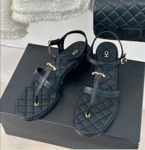 디자이너 샌들 여성 여름 패션 플립 플롭 고품질 레터 샌들 캐주얼 야외 비 슬립 비치 신발 35-41