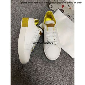 pradshoes skor prades designers casual skor plattform dubbel hjul nylon sneakers kvinnor kvinnor vit sneaker tränare tredubbla tjock botten lyx