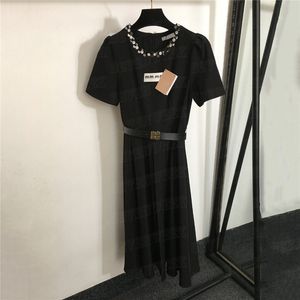 スパンコールレターレディースドレスベルトの豪華なファッションプリーツスカート夏の女性用ドレス