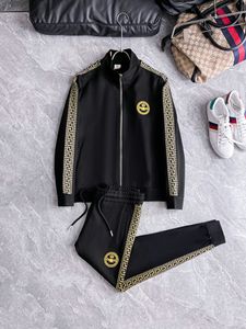 Mens Tracksuits رسالة طباعة أزياء السترات مصممة معطف تعرق غير رسمي للركض بدلات الرجال الرياضة مجموعات مضمار C43