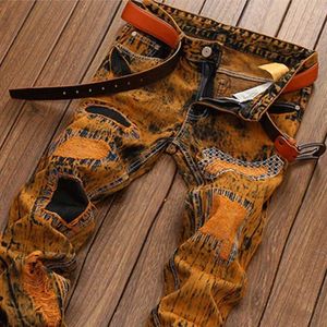 Herren Jeans Männer Denim Hole Jeans Persönlichkeit Motorrad Gerade Design junger Modemarke RAinierte große Luxus -trendige Partyhosen Y240507