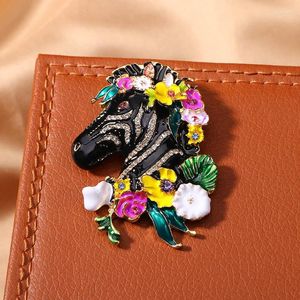 Spilla di moda Serie di animali personalizzati Strisce gocciolanti Testa del cavallo di seconda mano e gioielli con temperamento versatile