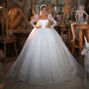 Sweetheart sai de vestidos de renda de casamento mangas de esfera candidatos brilhantes de esferas de backless capela