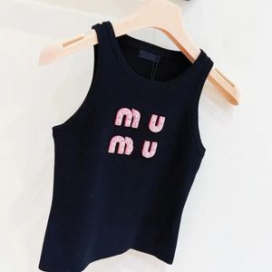 Frauenweste Designerin Miumiuss T -Shirt Mode Miu Frauen Vest sexy Halter Tee Party Mode Crop Top Luxus gestickt Frühling Sommer Rückenless 694