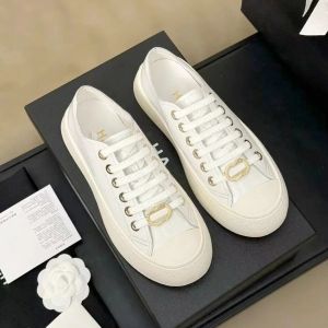 Äkta läder casual sko run män kvinnor tränare lyxys designer sneaker kanal plattform skor svart vit toppkvalitet ny walk rese härlig tennis vandring loafer