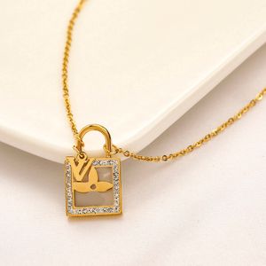 Classic Fashion 18K Gold Gold Luxury Brand Designer Pendants Collane in acciaio inossidabile Lettere Collana Gioielli Regali Accessori Christm