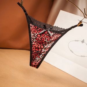 Niska cena motyl Knot projekt damskiej bielizny oddychający moda kobiety g-string trójkąt krótkie spodnie dama bieliznę seksowne majtki krzyżowe majtki ciała