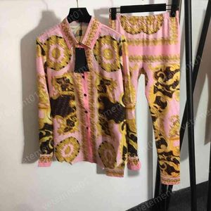 Women's Two Piece Pants Luxury Womens Letter Retro Pattern Print Long-sleeved Shirt And Stretch Leggings Joint 2 Sets Tracksuit Stylist