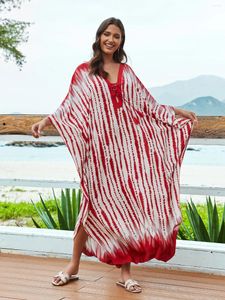 Sexy estate a strisce rosse stampato da spiaggia da spiaggia da spiaggia a v-torto kaftan 2024 women beach abito maxi costume da bagno in bikini cover-up q1600