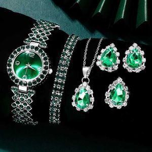 Kvinnors klockor gröna kvinnor Ring halsband örhängen strass mode handled kvinnliga casual damer es armband set klocka