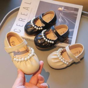 Sneakers Girls Little Leather Shoes 2023 New Childrens Bean Womens 1-3 Year Old Princess Can H240507
