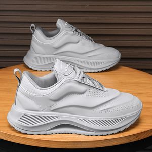Designer Running Shoes Platform Low Top Men Woman White Black Grey Trainers Sneakers Non-Slip Breatble Gai
