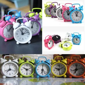 Klockor Creative Cute Mini Metal Small Alarm Clock Electronic Small Alarm Clock Table Desktop For Kids Students Decor Reloj Despertador