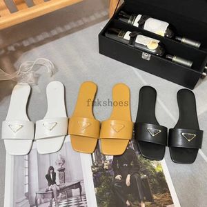 Women Designers slippers Sandals designer shoes Flat Slides Flip Flops Summer genuine Triangle leather Loafers Bath sandal Slippers sandale 5.7 01