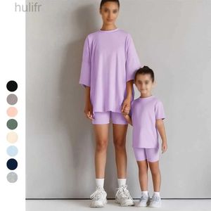 Familjmatchande kläder 2024 Familjmatchande Mother Daughter Summer Sets Solid Cotton Lounge Suit for Outfits Clothes Girls Sports Leggings D240507