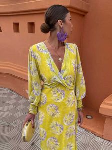 Urban Sexy Dresses Yellow Flower Printed V Neck Midi Dress for Women Long Slve Kink Robe 2024 Spring Casual Lady Pending Beach Vacation Dresses T240507