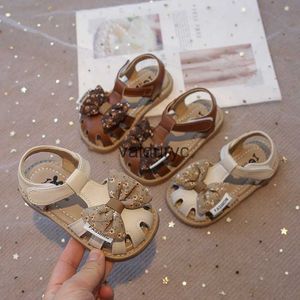 Sandals Girls 2024 Summer New Childrens Shoes Little Girl Flower Princesa Mulheres Treasure Bow Roman H240507