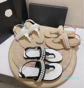 15A Chanells Sandbeach Channel Tshape Chaannel Pearl Womens Leisure Classic Sandals Designer Simple Women Fashion Comfort Leather Pochle Latch