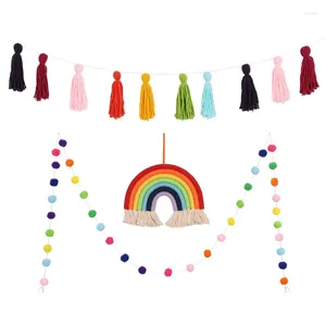 装飾的な置物Mqvae Rainbow Wall Hanging Macrame Pom Ball String Banner for Nursery Baby Home Decor