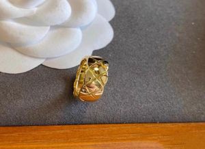 Luxury Designer Ring Diamond Set Diamond Rings Match Pineapple Mönster Fashion Design Senior Sense of Personality Gift Wide och NA2645862