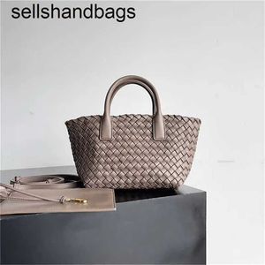 Женские палаты Bottegvenets Сумка CABAT Большой сумка Capcity Woven Cloud Mini Mini Luxury Women Sadcs Purple Black Speat Listing Cnieting Bags L