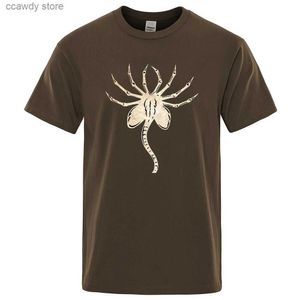 T-shirt maschile divertenti Alien Man Thirts Fashion Brand Tshirt Summer BreathAb Comfortb Cotton Tops Casual Short Seve T vestiti uomini H240507