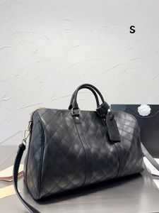 The same top airport travel bag 10A Designer duffel bag for Men and women Fashion Travel Bag Large capacity zipper canvas leather handbag size 45-26-21cm