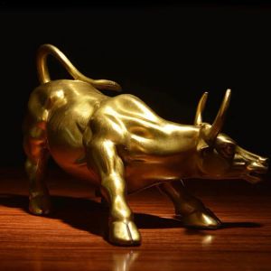 Sculptures Brass Bull Wall Street Cattle Sculpture Charging Stock Statue Crafts Cow Home Market Gift Office Mascot Ornament R4T1