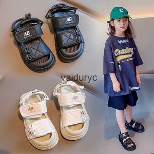 Sandalet Çocuk Sporları 2023 Yaz Yeni Kore Edition Yumuşak Sole Anti Slip Boys Beach Shoes Girls H240507