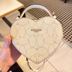 Torby na ramię najwyższej jakości Tote Crossbody Evening Sacoche Heart Bag Clutch Siodła oryginalna skórzana dama luksusowa torebki designerka torebki damskie męskie lunch vintage