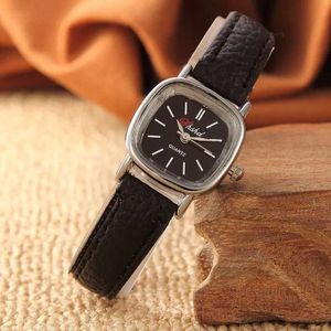 Женские часы готовы Stock Vintage Simple Square Thin Thin Strap