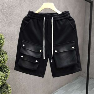 Pocket American Trendy Shorts casuais, calças de 5 polegadas, 2024 Summer New Men Ruffled e Bandle Loose Fitting Workwear Shorts