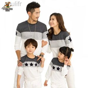 Family Matching Outfits Family Clothing Embroidery Star Cotton T shirt Family Look Fashion Mother Father Baby boy girl clothes Family Matching Outfits d240507