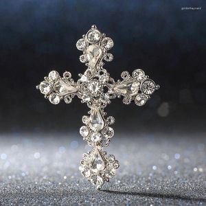 Broches Cruz de cristal de luxo leve com broche hospedando trajes formais homens e mulheres ternos de festas empresariais vestidos acessórios de jóias presentes