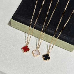 Hot High Version Van Small Four Leaf Grass Necklace Female V Gold Thick Plated 18k Rose Natural Black Agate White Fritillaria With logo