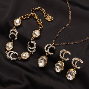 Designer halsband armband örhängen smycken set retro guld romantisk monogram svart röd vit kristall strass mode familje par gåva armband