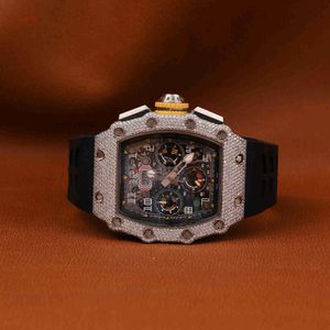 Mens Eta eller Japan Movement VVS Moissanite Diamond Watch / Half Iced Out Hip Hop Rapper Watch med Black Rubber Band