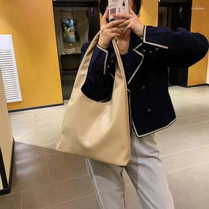 Axelväskor all-match casual handväska väska klassiska mode damer läder fast färg kedja stor kapacitet hink plånbok