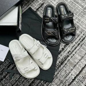 Pappa sandaler designer halv tofflor glider på utan bakre rem kvinnliga damer sommar flip flop mule platt lyx strandsko läder slingback