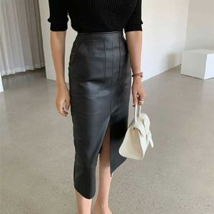 Skirts Womens ultra-thin straight artificial leather skiing in autumn and winter buttocks wrapped PU Jupe unique split design fashionable solid Mujer Q240507