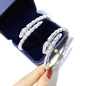 Bangle ZOCA Luxury 925 Sterling Silver Snake Cuff Adjustable Bracelet Pave Zircon Womens Gift Ins Design Jewelry Wedding Party Q240506