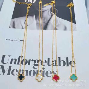 Mode high end van clover 18k halsband kvinnor titan stål tagram trendiga klassiska dubbelsidiga skalsmycken med logotyp