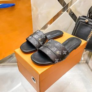 24SS Kadın Terlik Sandalet Sandalet Düz Mule Tuval Altın Çember Açık Serim Yaz Tasarımcısı Lüks Moda Bayanlar Plaj Havuz Slaytları Sandal 5.7 08