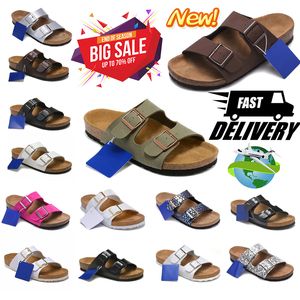 2024 Tasarımcı tıkanıklığı Sandalet Tokalı Kaydırıcılar Kadın Terlikleri İçin Terlik Cork Düz Moda Yaz Deri Slide Plajı Sıradan Flip Flops