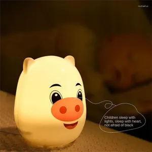 Lampy stołowe Little Pig Light Mini USB słodkie automatycznie na/wyłączanie ochrony oczu wrażliwy na komputer stacjonarny Nocny prezent Inteligentny prezent