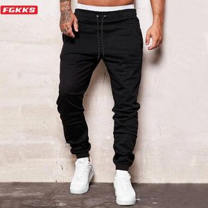 Calças masculinas FGKKS 2024 Sport Sport Sport Slim Fit Trend Straight Running Touser de alta qualidade Design casual Sortpants Masculino