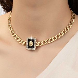 Pendant Necklaces Vintage Gold Color Lion Head Geometric Irregular Necklace for Women Rhinestone Square Enamel Collarbone Chain Jewelry J240508